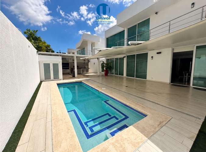 Casa Amoblada con Piscina en Alquiler en Costa Sur – PH Costa Esmeralda