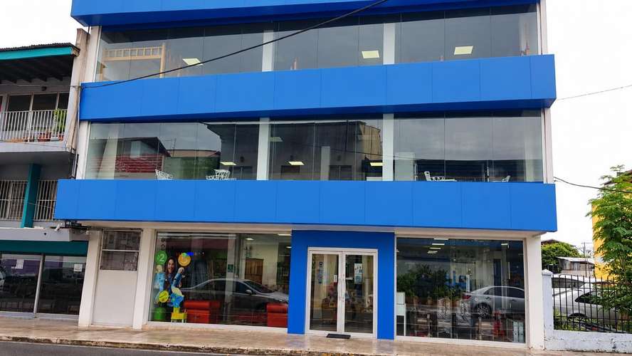 ALQUILER DE EDIFICIO COMERCIAL DE 4 NIVELES| AVENIDA HERRERA, CHITRÉ  - Imagen 3