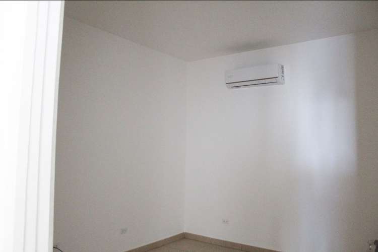 APARTAMENTO CON LINEA BLANCA FRENTE AL MAR - Imagen 7