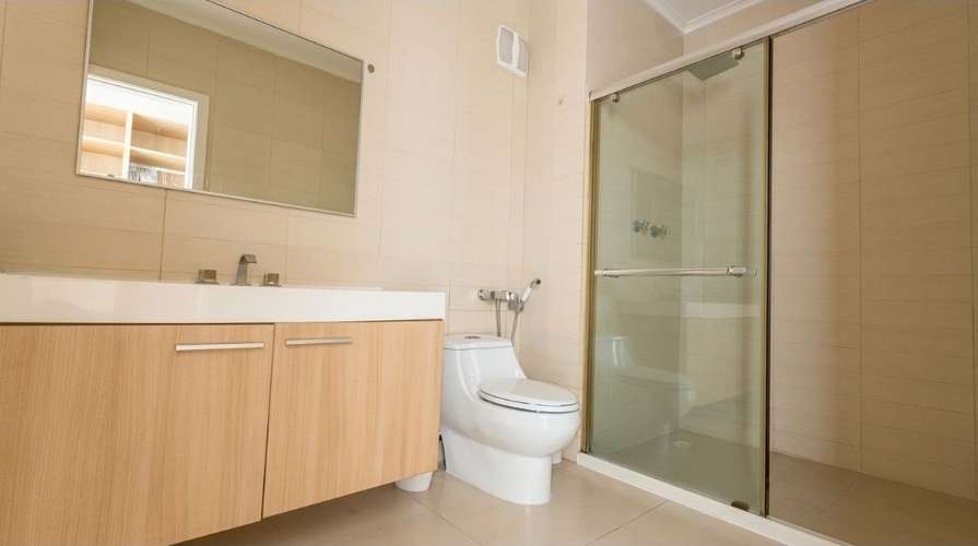 APARTAMENTO CON LINEA BLANCA FRENTE AL MAR - Imagen 5