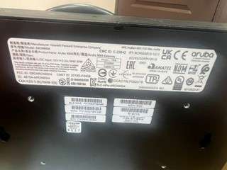 Equipo de Red Aruba HPE – Con Accesorios y Caja Original - Imagen 2