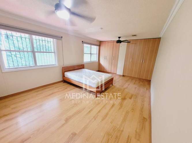 Casa de 4 dormitorios en alquiler en Ciudad de Panamá con jardín y terraza en Clayton