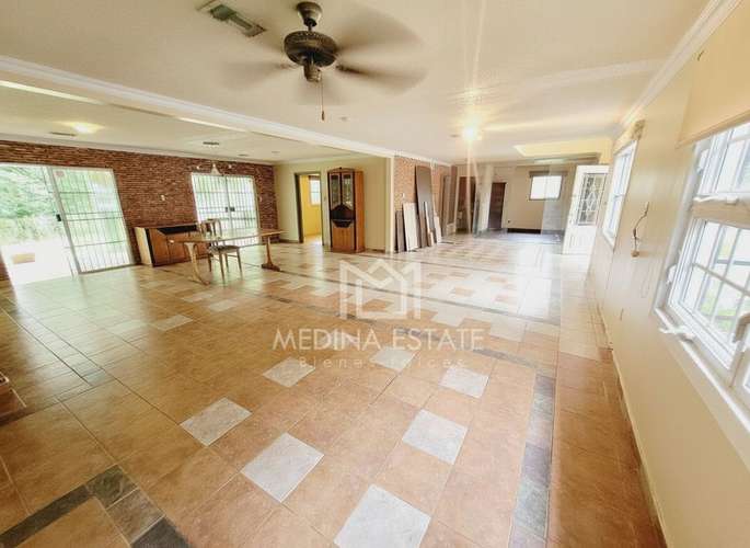 Casa de 4 dormitorios en alquiler en Ciudad de Panamá con jardín y terraza en Clayton