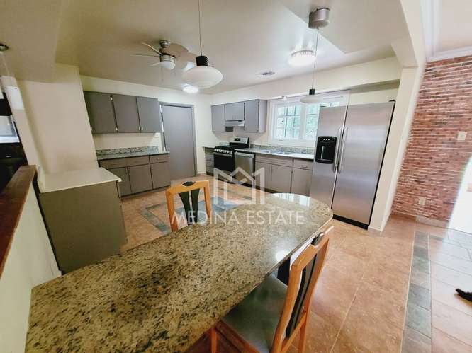 Casa de 4 dormitorios en alquiler en Ciudad de Panamá con jardín y terraza en Clayton