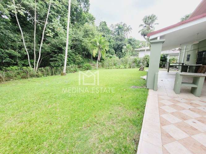 Casa de 4 dormitorios en alquiler en Ciudad de Panamá con jardín y terraza en Clayton