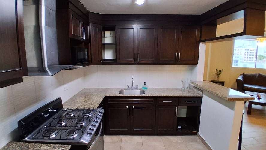 Vista Serena. 105mts 3r 2b amoblado $1200.00 