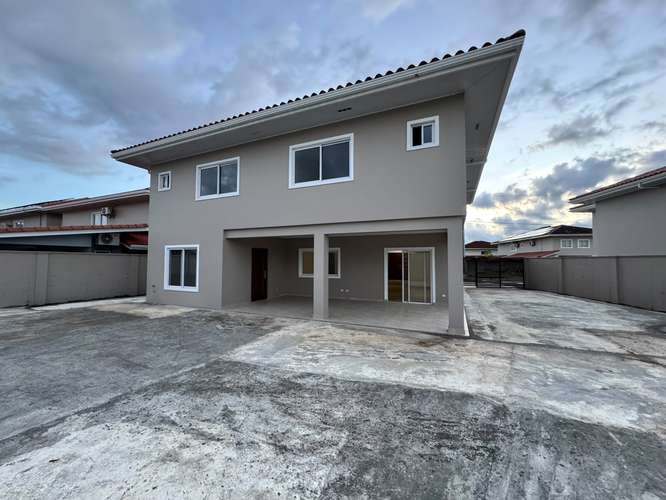 Casa en Alquiler / colón, PH Albader 3