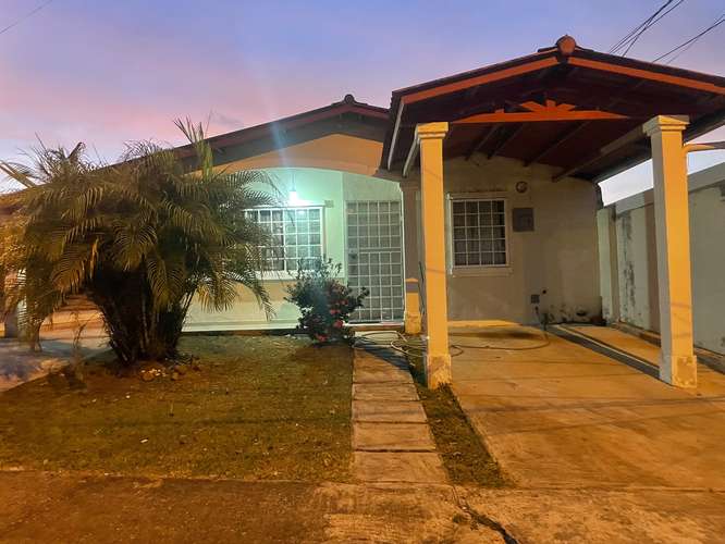 Casa en alquiler en Villas del Lago Nuevo emperador (Muro Perimetral)