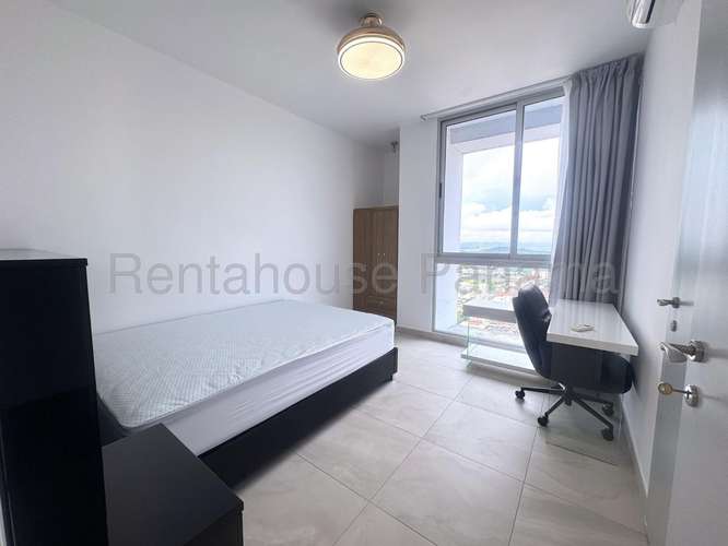Se Alquila Apartamento en Avenida Balboa VLU27-3111