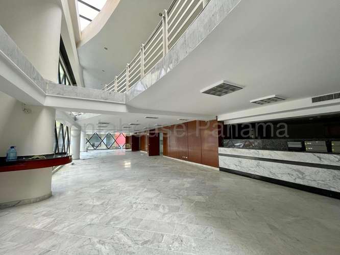 Vendo Edificio en Transistmica LC27-3239