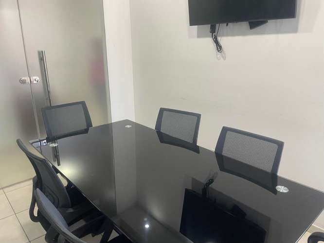 Venta de oficina en Sortis Business Tower 4 Oficinas, Sala de Conferencias 2 Parking 104mtrs