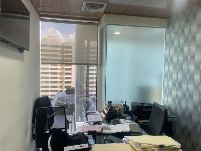 Venta de oficina en Sortis Business Tower 4 Oficinas, Sala de Conferencias 2 Parking 104mtrs
