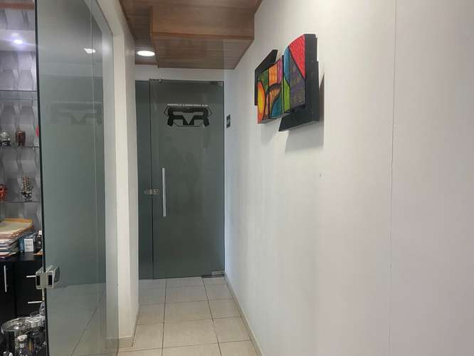 Venta de oficina en Sortis Business Tower 4 Oficinas, Sala de Conferencias 2 Parking 104mtrs