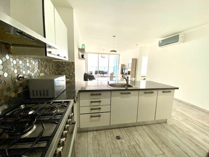 Alquiler de apartamento en avenida Balboa con vista al mar  - Imagen 4