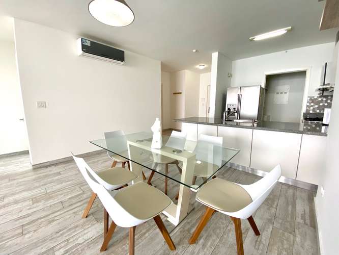 Alquiler de apartamento en avenida Balboa con vista al mar  - Imagen 6