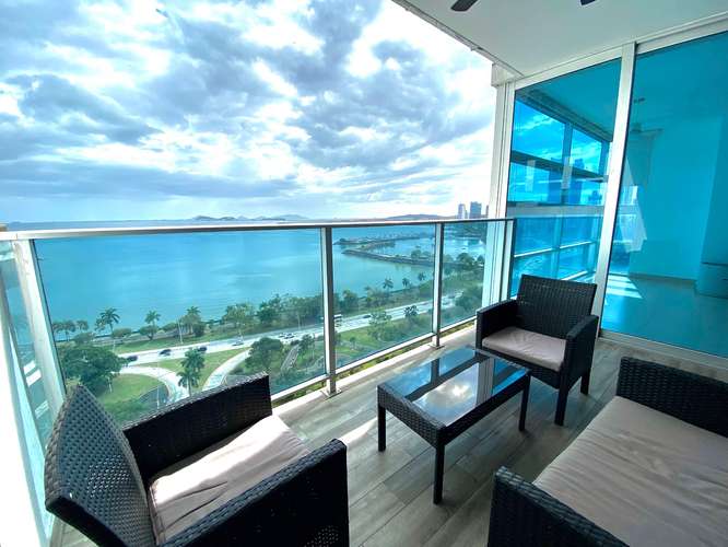 Alquiler de apartamento en avenida Balboa con vista al mar  - Imagen 2