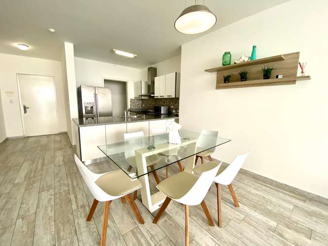 Alquiler de apartamento en avenida Balboa con vista al mar  - Imagen 3
