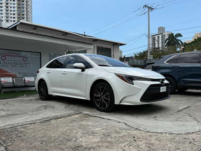 Hermosa Toyota Corolla full extra japonés 2023
