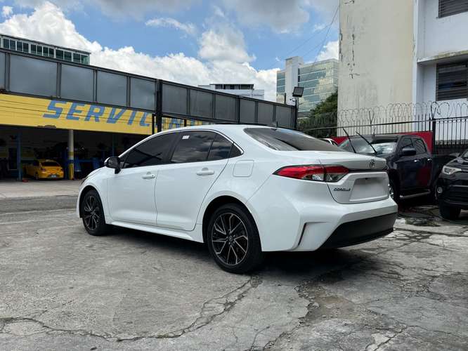 Hermosa Toyota Corolla full extra japonés 2023