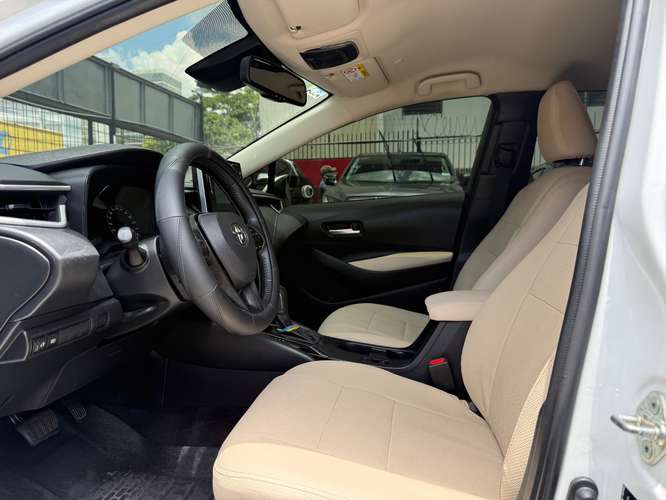 Hermosa Toyota Corolla full extra japonés 2023