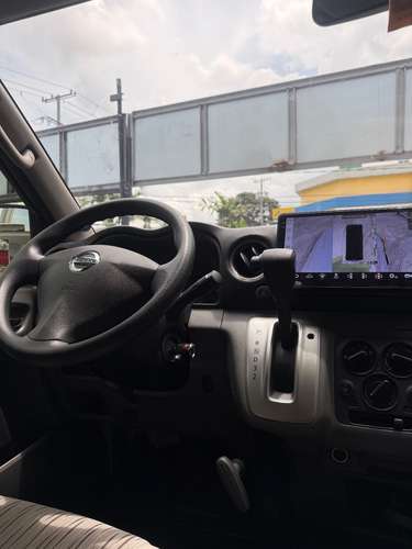 HERMOSA NISSAN URVAN AUTOMÁTICO 2022