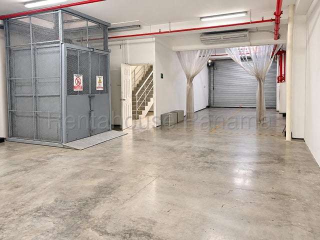 ALQUILER DE BODEGA EN PARQUE LEFEVRE  - Imagen 5