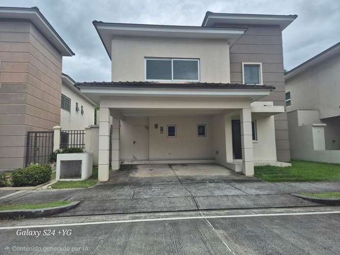 VENTA DE CASA EN  ALTOS DEL PARQUE 