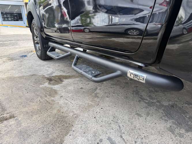 HERMOSA TOYOTA HILUX AUTOMÁTICO SEMI FULL 2023