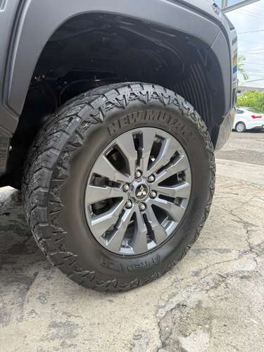 HERMOSA MITSUBISHI L200 SPORTERO FULL EXTRA 2025