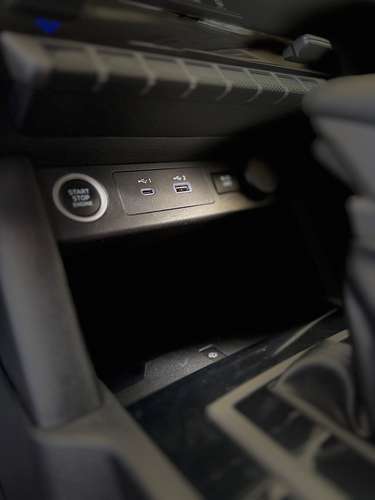 HERMOSA MITSUBISHI L200 SPORTERO FULL EXTRA 2025