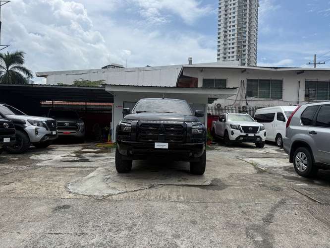 HERMOSA MITSUBISHI L200 SPORTERO FULL EXTRA 2025