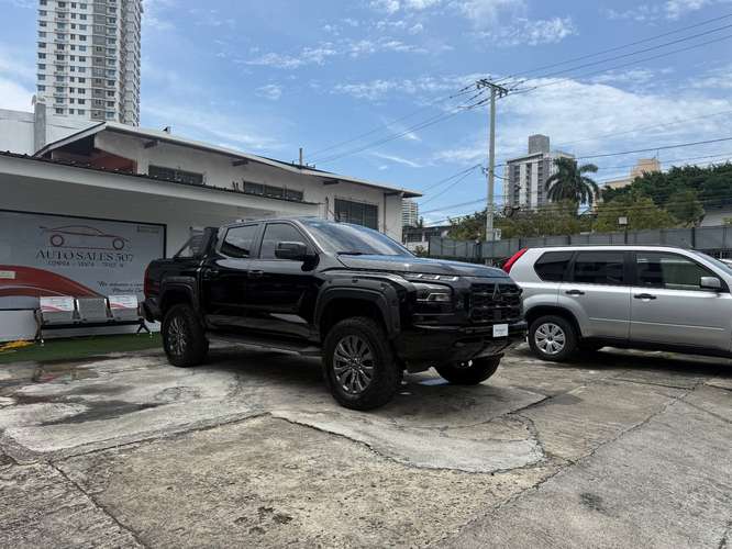 HERMOSA MITSUBISHI L200 SPORTERO FULL EXTRA 2025