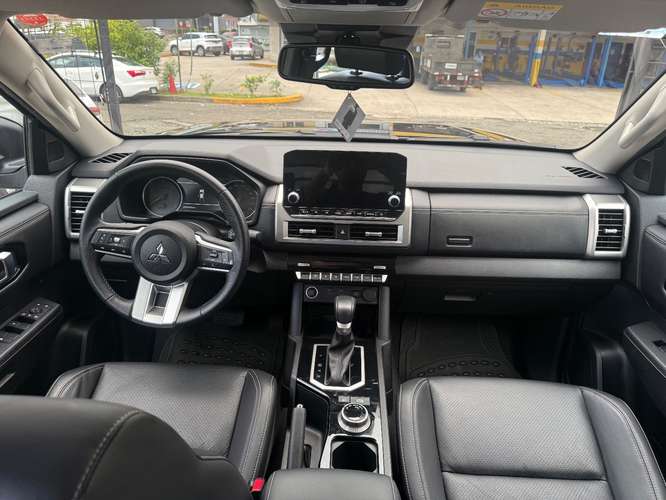 HERMOSA MITSUBISHI L200 SPORTERO FULL EXTRA 2025