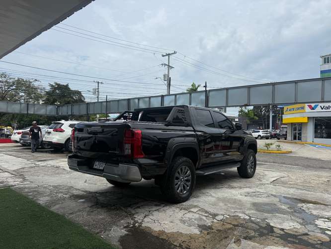 HERMOSA MITSUBISHI L200 SPORTERO FULL EXTRA 2025