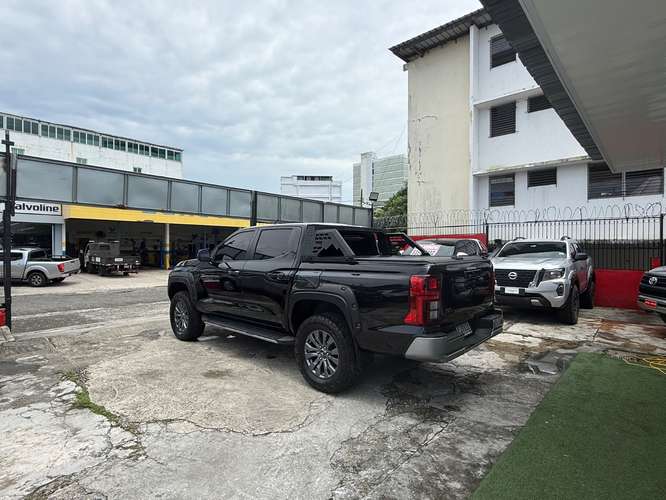 HERMOSA MITSUBISHI L200 SPORTERO FULL EXTRA 2025