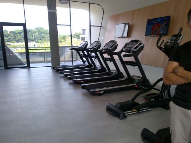 Hermoso y Centrico Apartamento en Condado del Rey Country Club