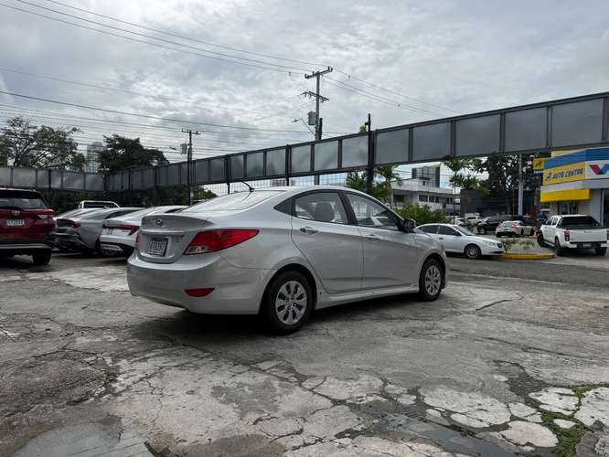 HERMOSA HYUNDAI ACCENT SEMI FULL 2016 - Imagen 10
