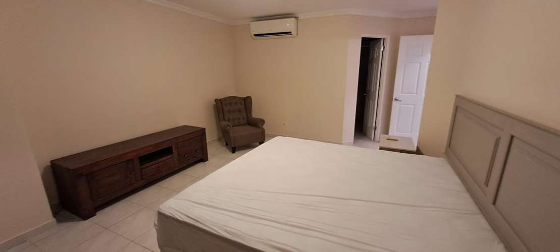 Alquiler Apartamento Amoblado en Obarrio, 180 m² 3 Rec + CBE, $1,750