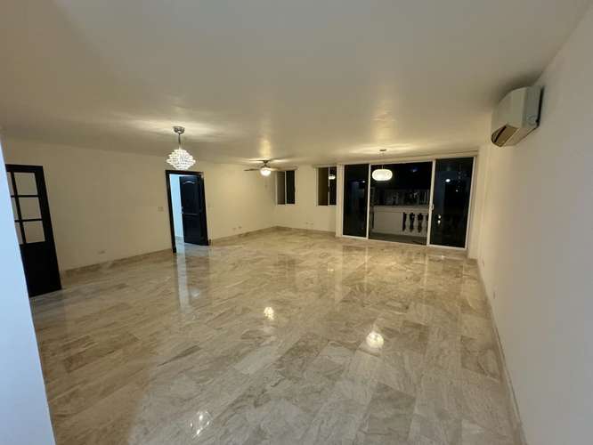 Venta de apartamento en el PH Sophia - Obarrio - C.J.