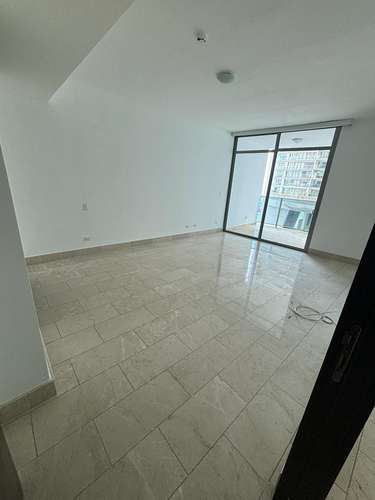 Se vende o alquila apto en Grand Tower