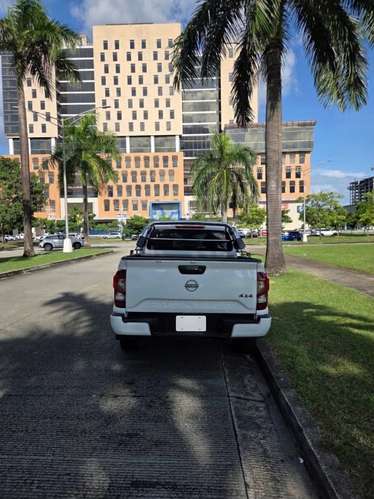 Nissan Frontier DC XE MT 2024 - Directamente con el dueño - Excelente estado - Mantenimientos de agencia - Imagen 9