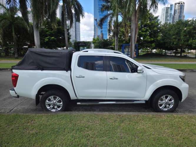 Nissan Frontier DC XE MT 2024 - Directamente con el dueño - Excelente estado - Mantenimientos de agencia - Imagen 5