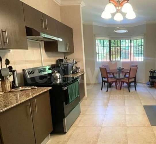 Melissa Foster Luxury vende o alquila exclusiva casa en Clayton Village MFR2212 - Imagen 2