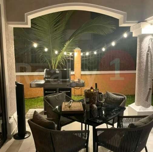 Melissa Foster Luxury vende o alquila exclusiva casa en Clayton Village MFR2212 - Imagen 10