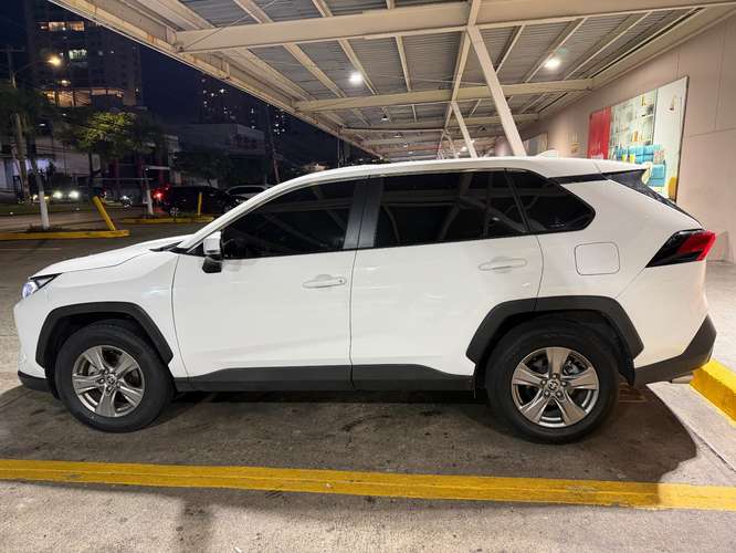 Se vende Toyota rav4 2025 - Imagen 4