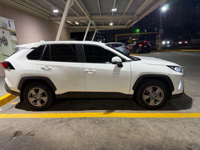 Se vende Toyota rav4 2025 - Imagen 5