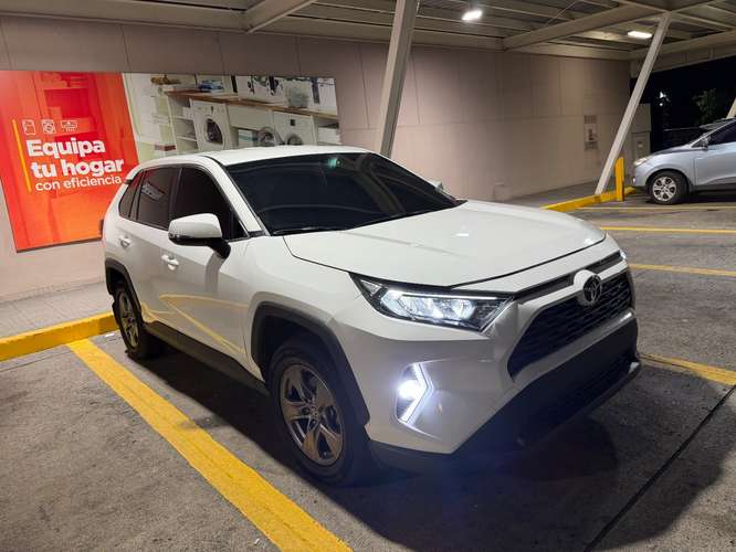 Se vende Toyota rav4 2025 - Imagen 3