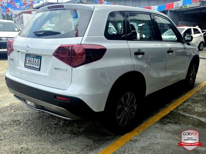 Suzuki Vitara 2023 Automática EH6868 - Imagen 4