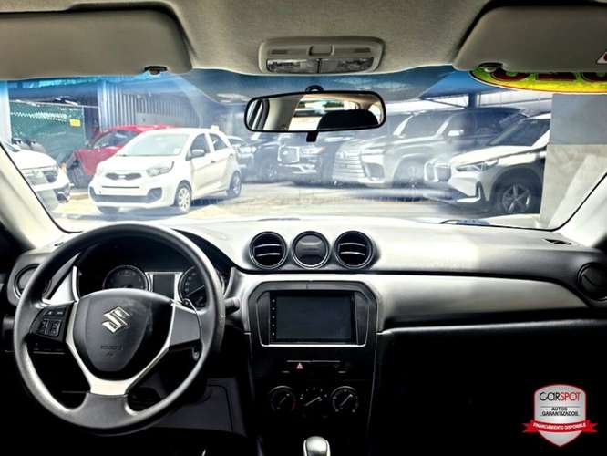 Suzuki Vitara 2023 Automática EH6868 - Imagen 8