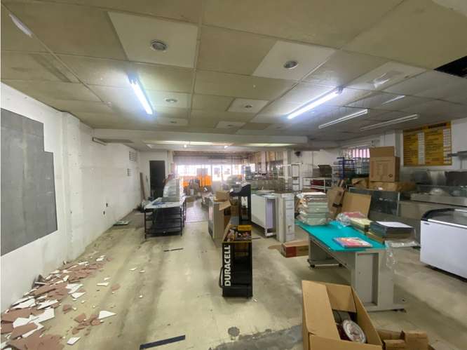 LOCAL COMERCIAL / CERRO VIENTO / 360M / DIVISION / DOS NIVEL / ESQUINA